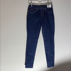 Royalty jeans Sz 6 New with tag